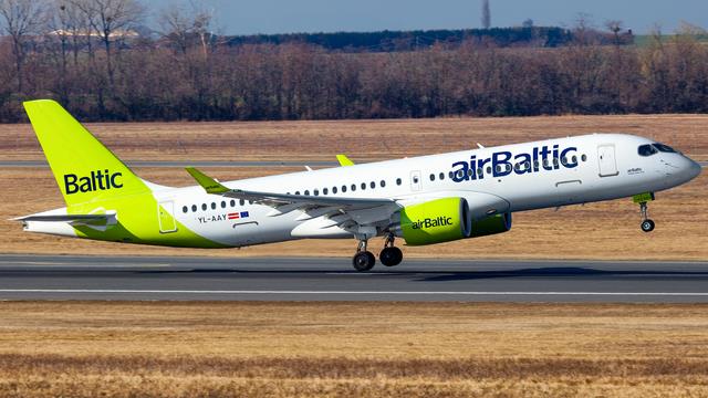 YL-AAY::airBaltic